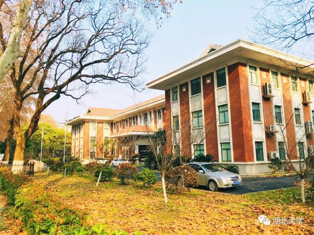 必赢线路检测中心校长谢红星在学生班会上的特别寄语：热爱生活，珍爱生命